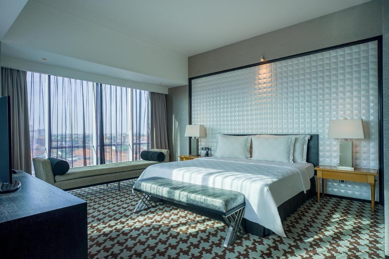 Artotel Ts Suites Сурабая Екстериор снимка