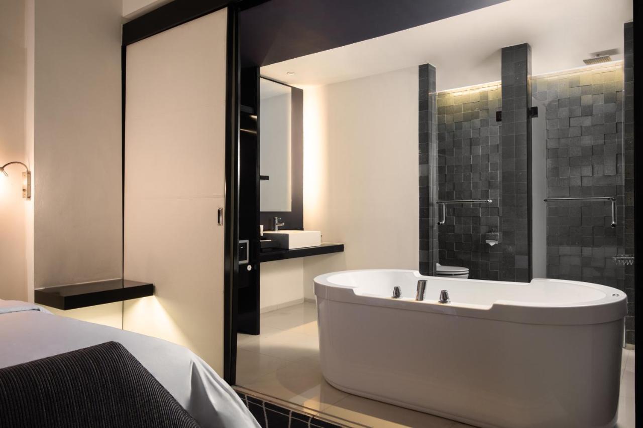 Artotel Ts Suites Сурабая Екстериор снимка