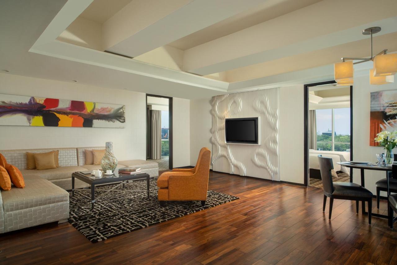 Artotel Ts Suites Сурабая Екстериор снимка