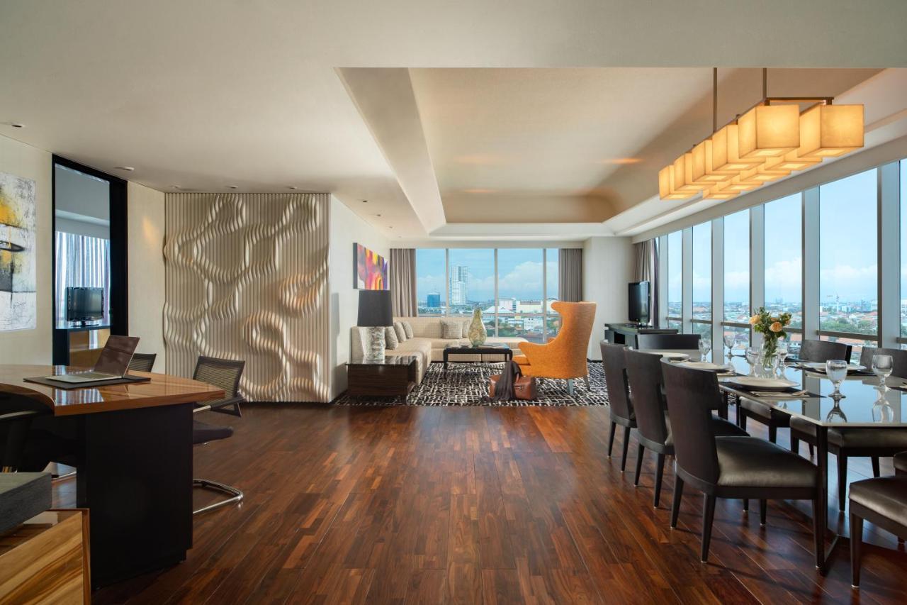 Artotel Ts Suites Сурабая Екстериор снимка